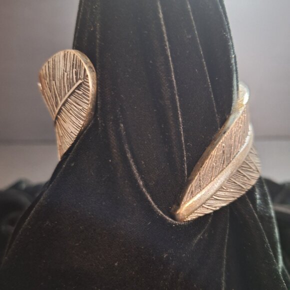 Vintage Silver Tone Feather Hinged Cuff Bracelet Versatile Boho Artisan-style - Picture 6 of 9
